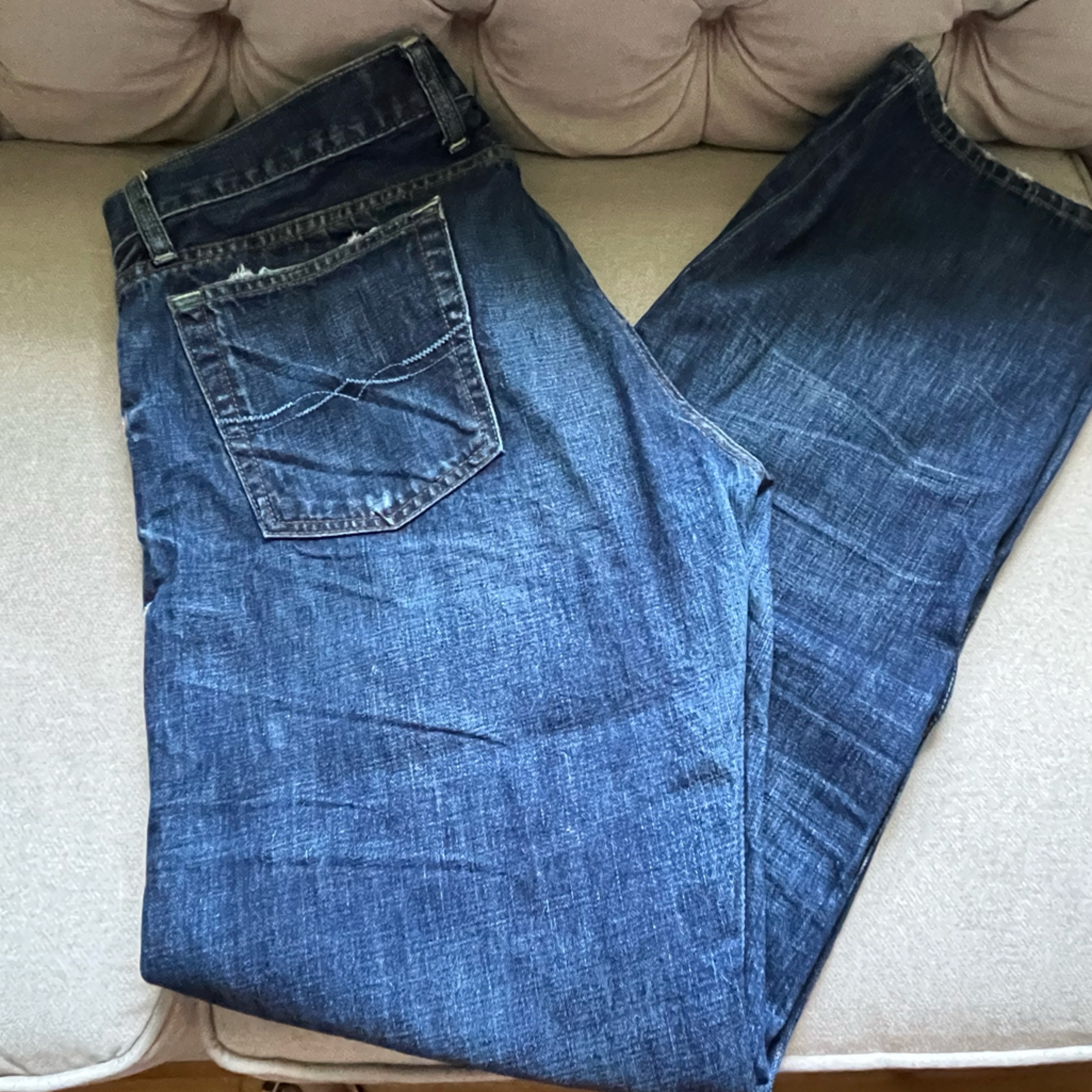 Lucky Brand Indigo Denim Bootcut Jeans With Some Distressing Size 1432 Lucky Brand Indigo Denim Bootcut Jeans With Some Distressing Size 1432